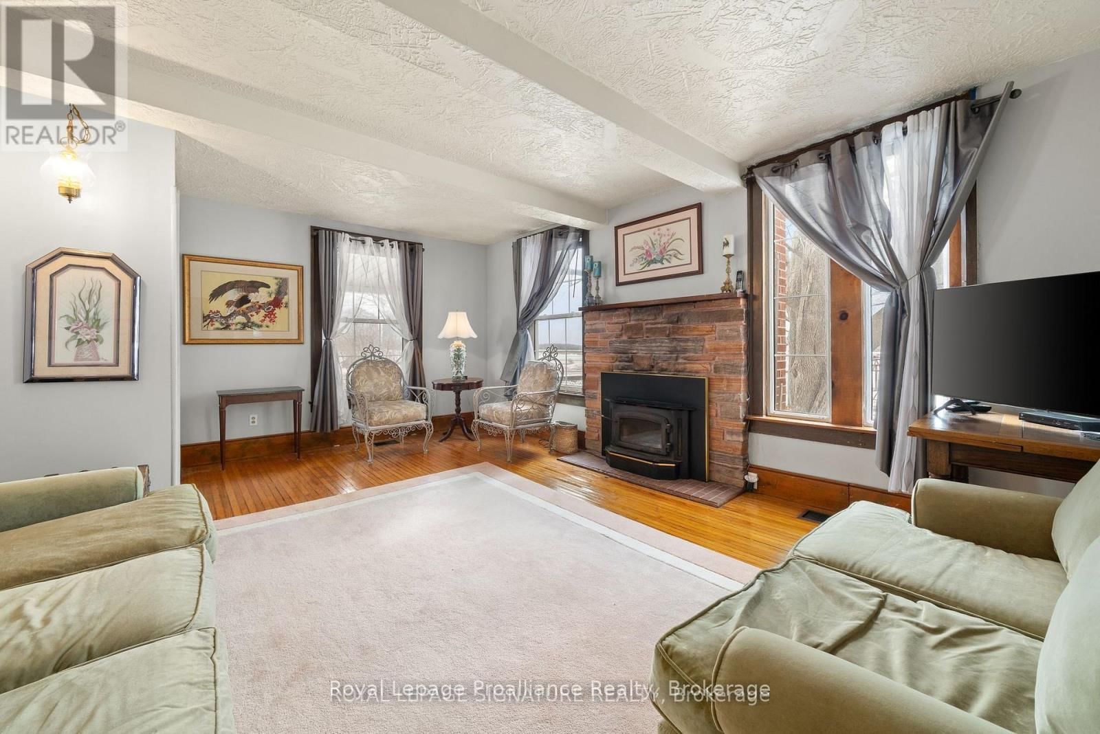 1818 County 12 Road • Prince Edward County, ON photo 4