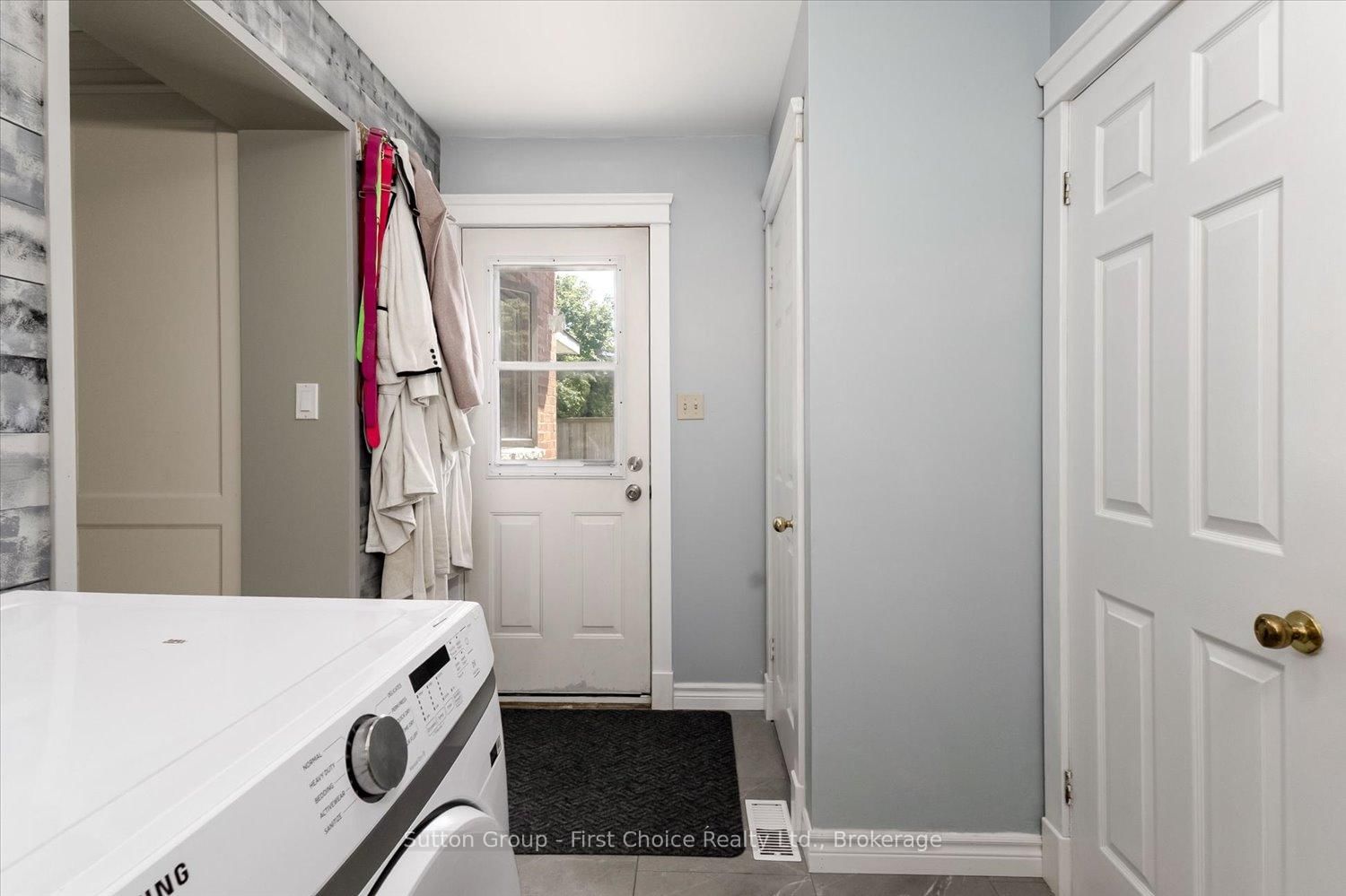 409 Mornington Street • Stratford, ON photo 32