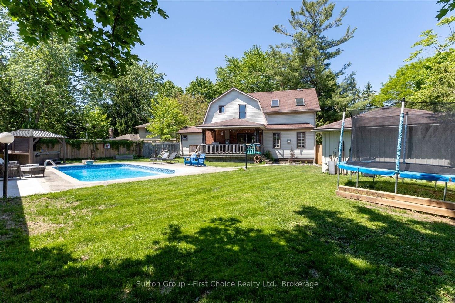 409 Mornington Street • Stratford, ON photo 38