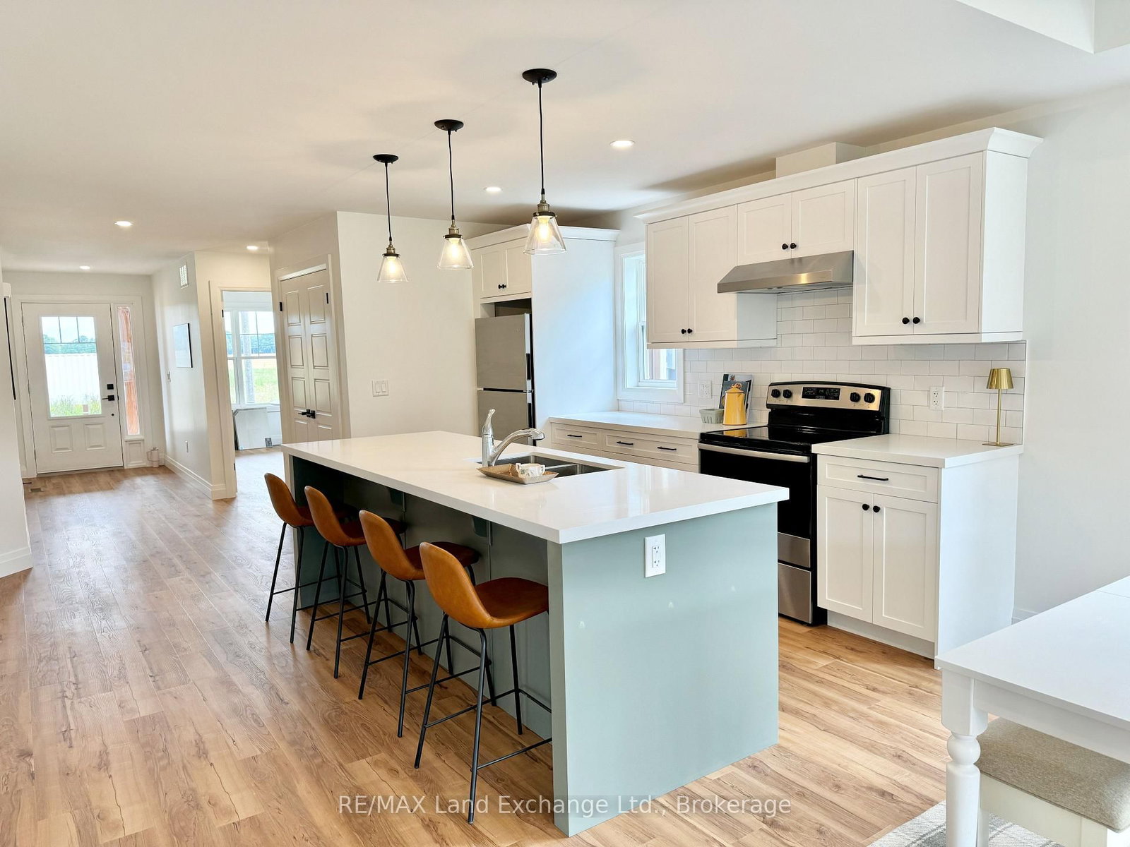 94 Eagle Court • Saugeen Shores, ON photo 4