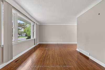 32 Lennox Street • Kingston, ON photo 4