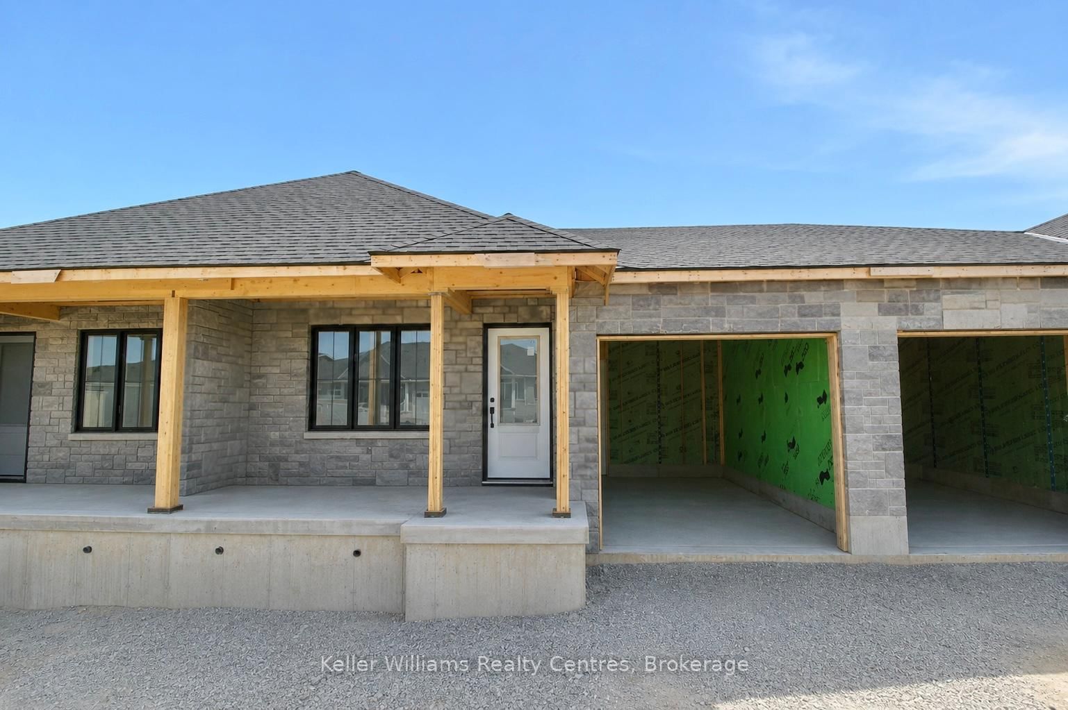 Townhouse sold at 719 18th Street, Hanover, Ontario, N4N 0C7 - Hanover - MLS: X13236186