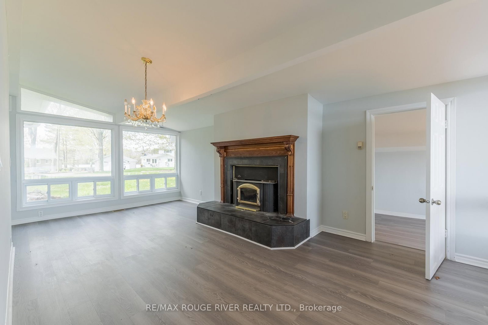 30 Edgewater Drive • Selwyn, ON photo 11