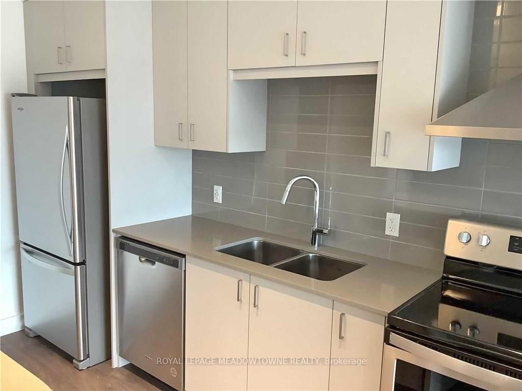 15 Glebe Street E, Unit 1304