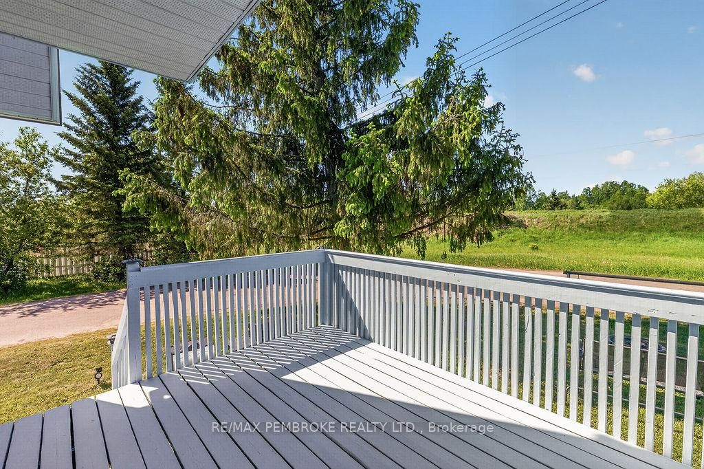 466 Gourley Avenue • Pembroke, ON photo 36