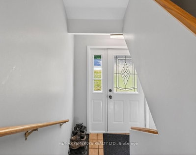 466 Gourley Avenue — photo 5