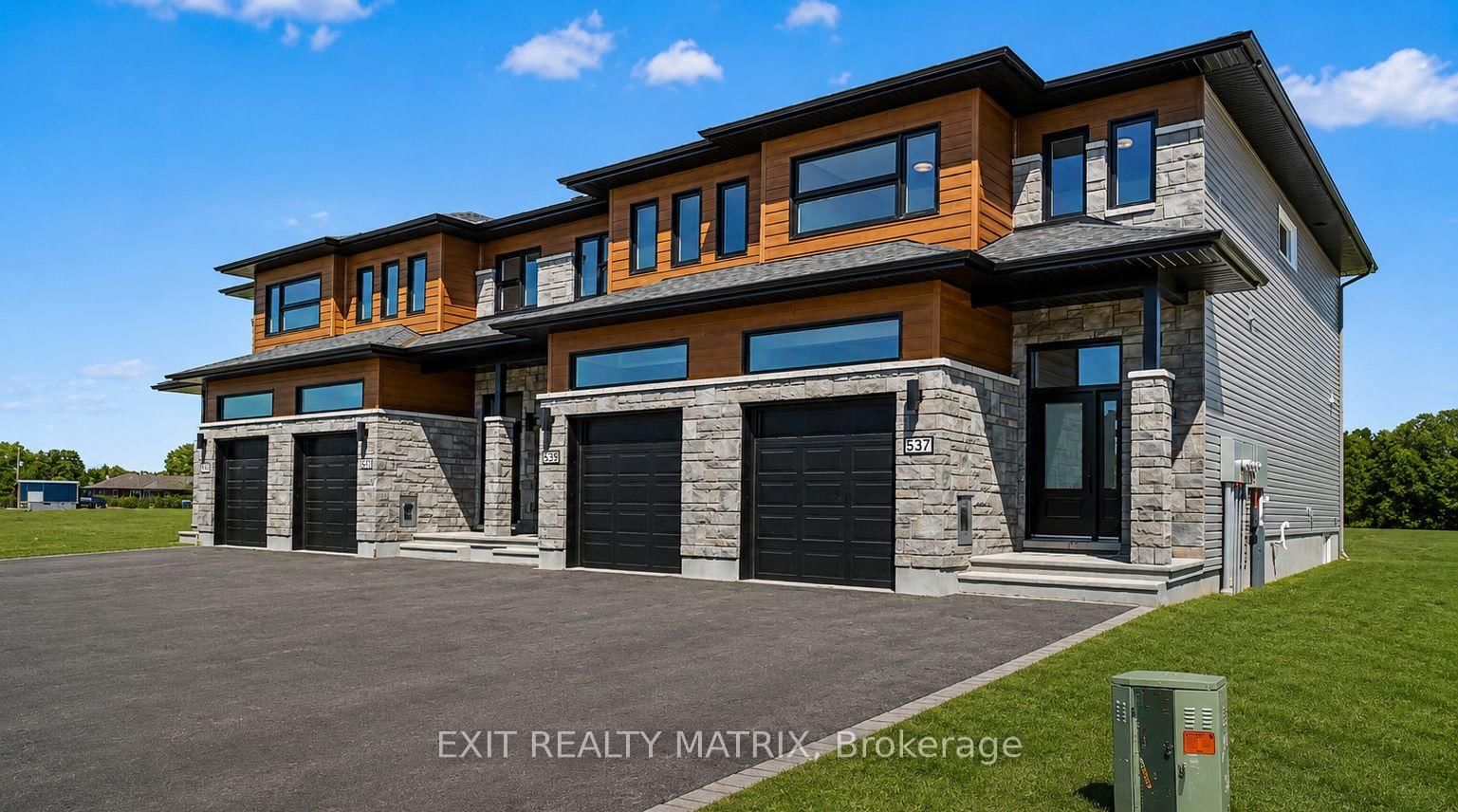 537 Regina Street • Russell, ON photo 1