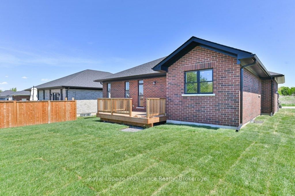 8 Dunmor Street • Stirling, ON photo 32