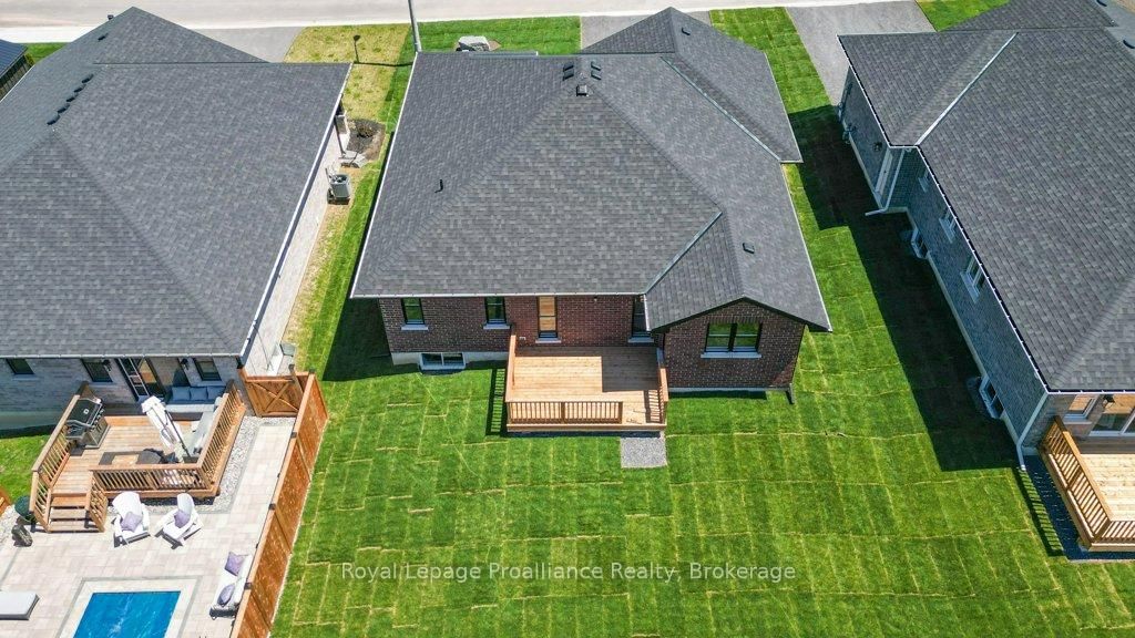 8 Dunmor Street • Stirling, ON photo 40