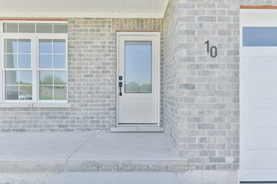 10 Dunmor Street • Stirling, ON photo 5