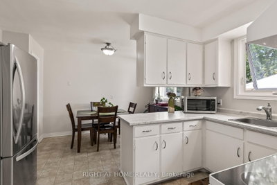 22 Vincent Crescent • London South, ON photo 9