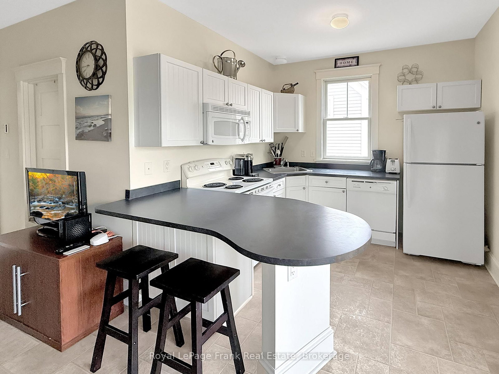 13 Butternut Lane • #27 • Prince Edward County, ON photo 8