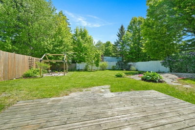 17 Joseph Street • Parry Sound, ON photo 9