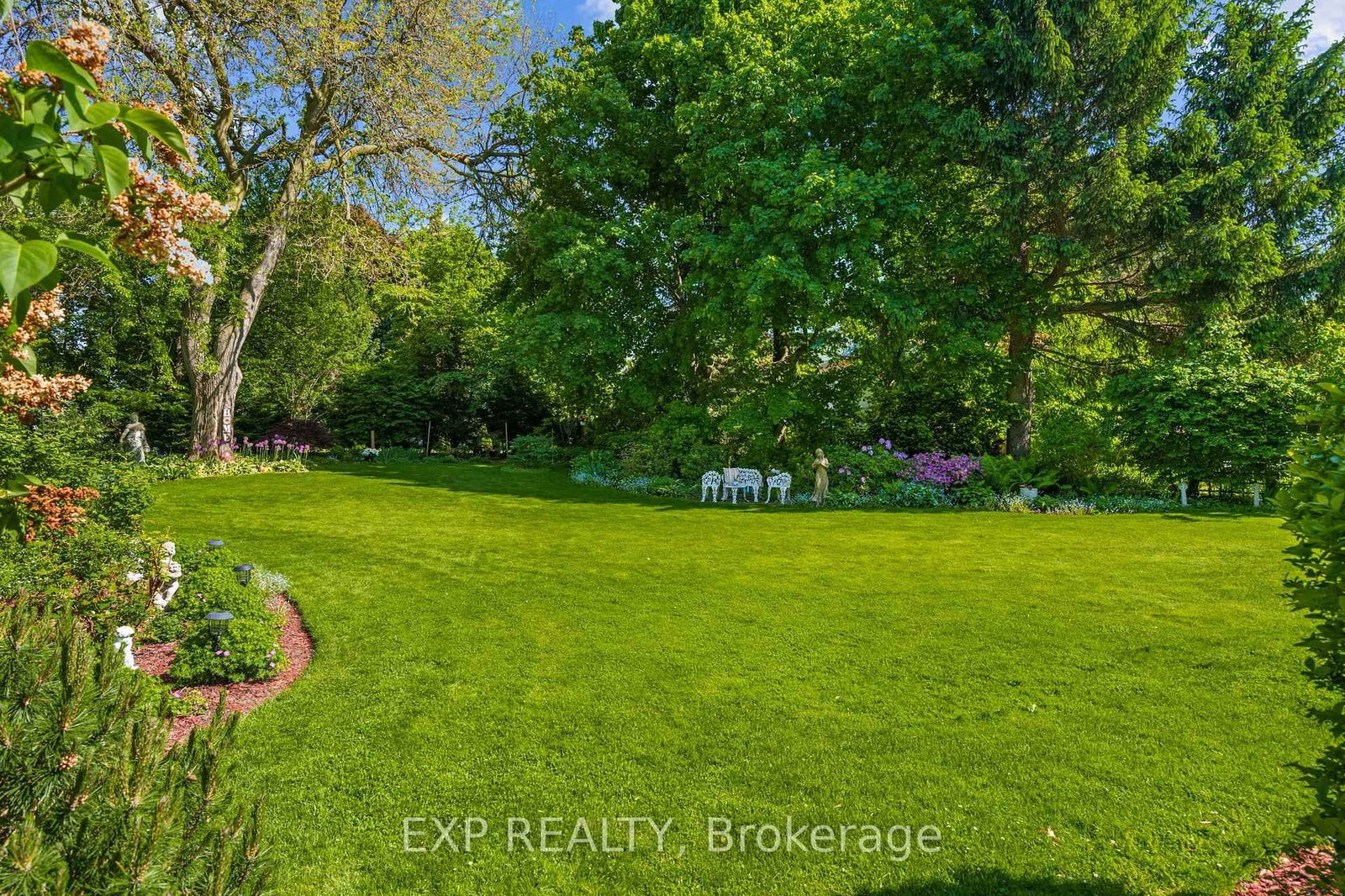 15 Trafalgar Street • St. Catharines, ON photo 42