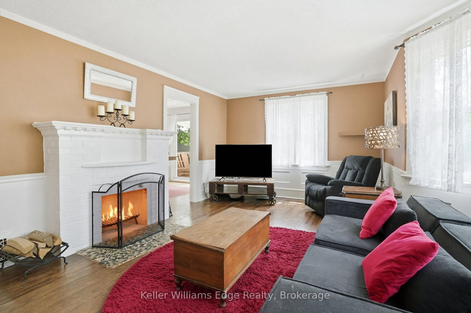 Listing Image 7