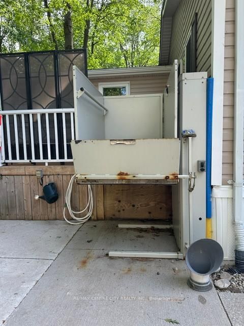 22790 Amiens Road • #37 • Middlesex Centre, ON photo 3