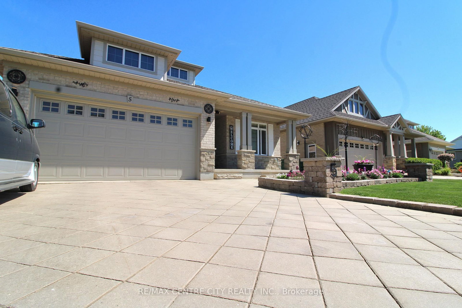 5 Cherry Blossom Lane • St. Thomas, ON photo 2