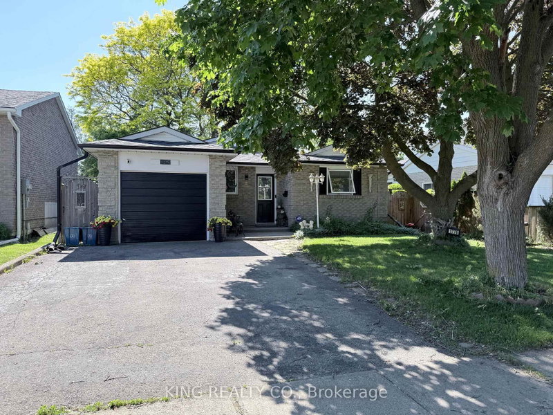 home for sale on 1776 Briarwood Drive