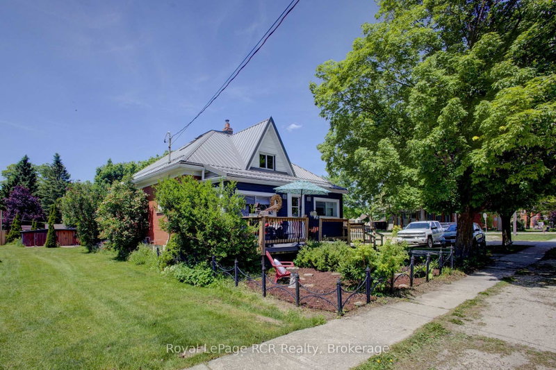 home for sale on 204 King Street