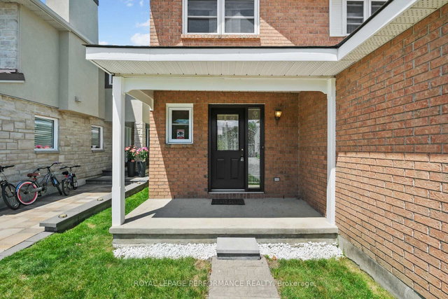 9 Saddle Crescent