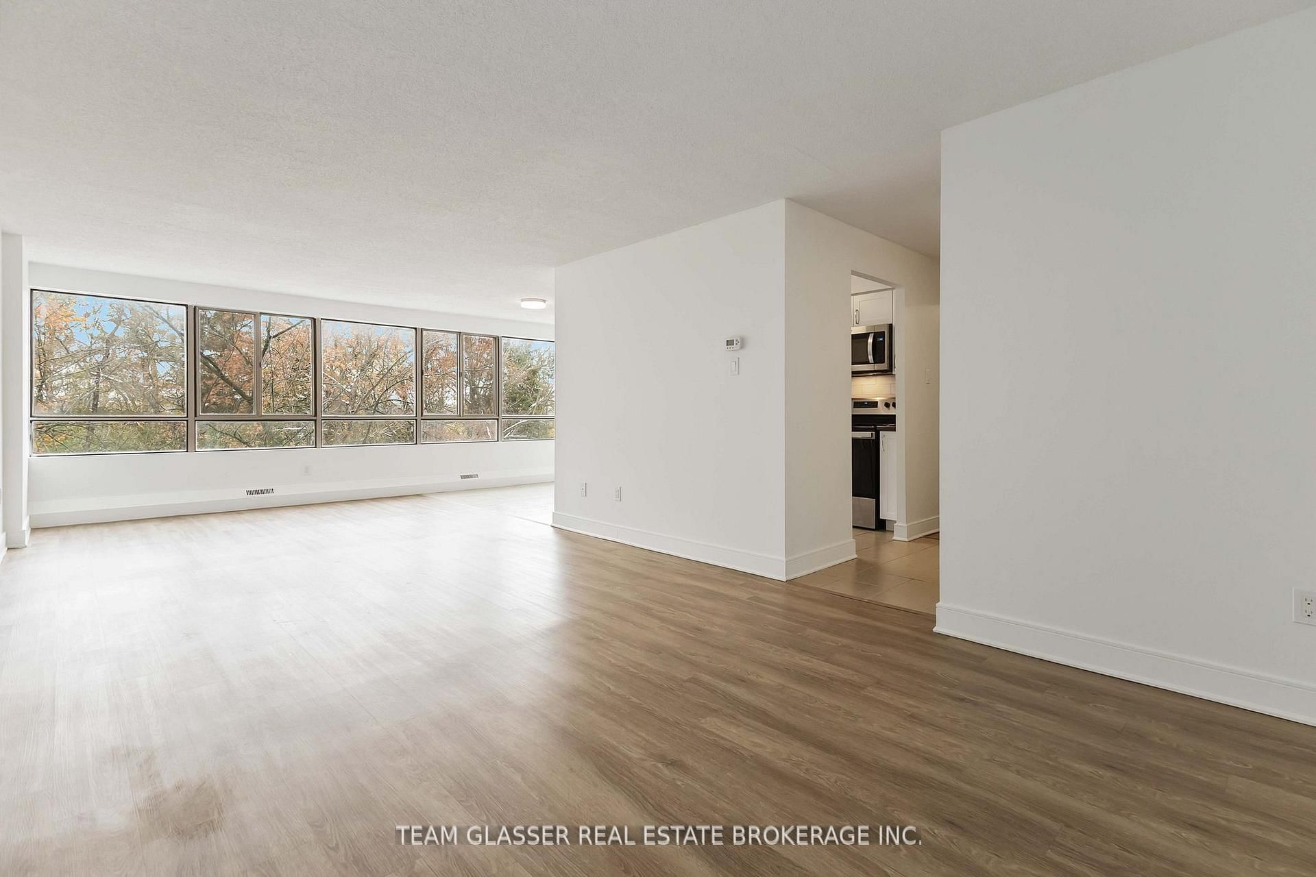 560 Proudfoot Lane, Unit 406