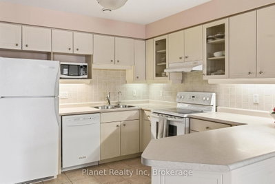 71 Bayberry Drive • #D301 • Guelph, ON photo 2