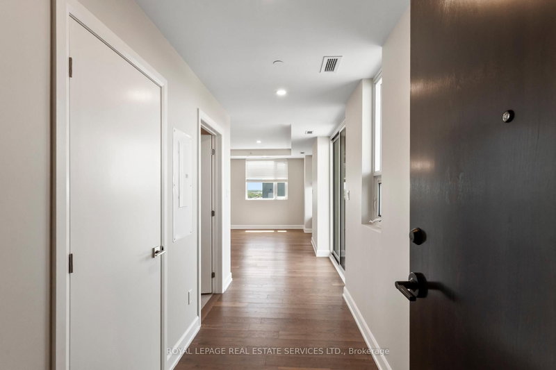 home for lease on 610-195 Hunter Street E
