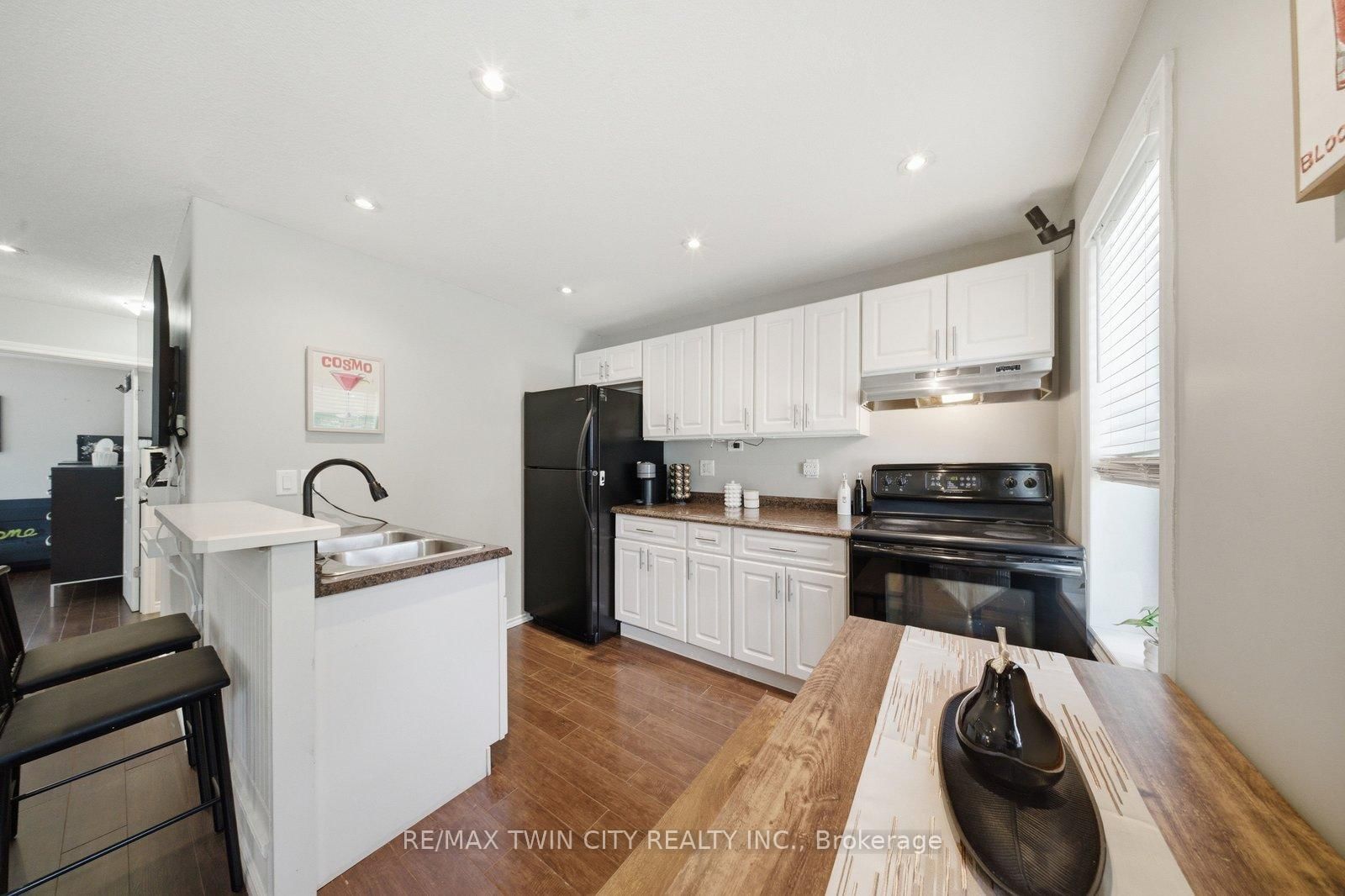 162 Grand River Avenue • Brantford, ON photo 16