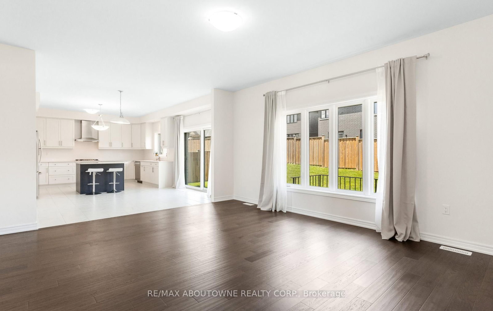 10 Mcgovern Lane • Brant, ON photo 12