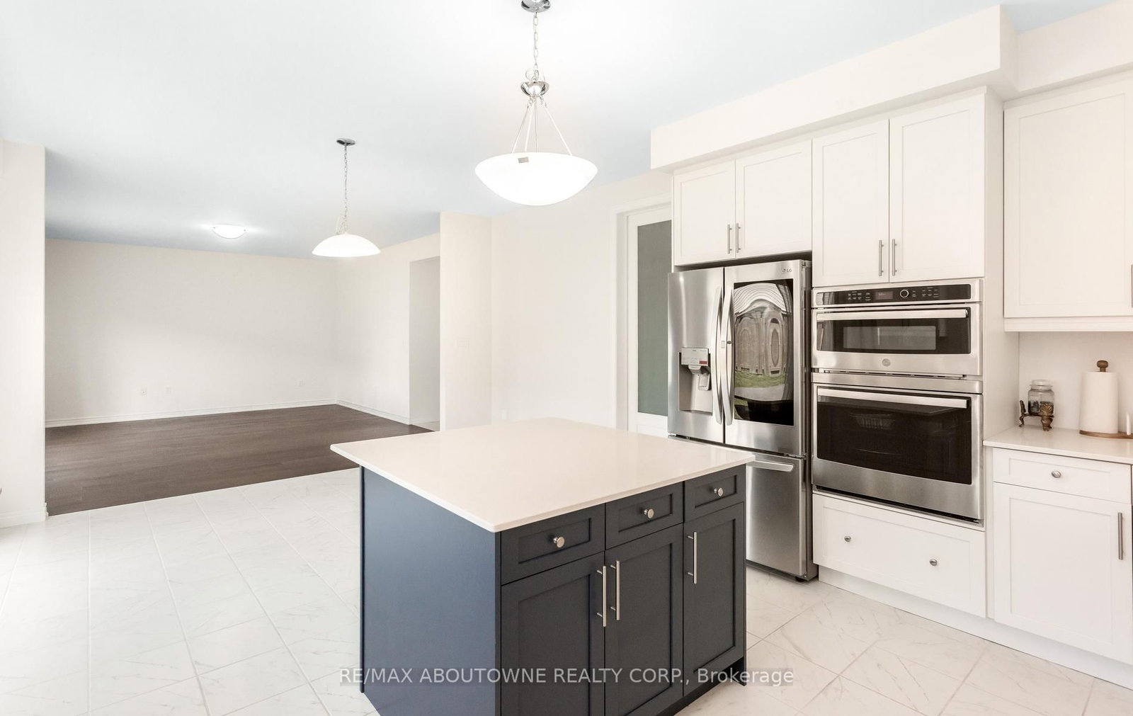 10 Mcgovern Lane • Brant, ON photo 15