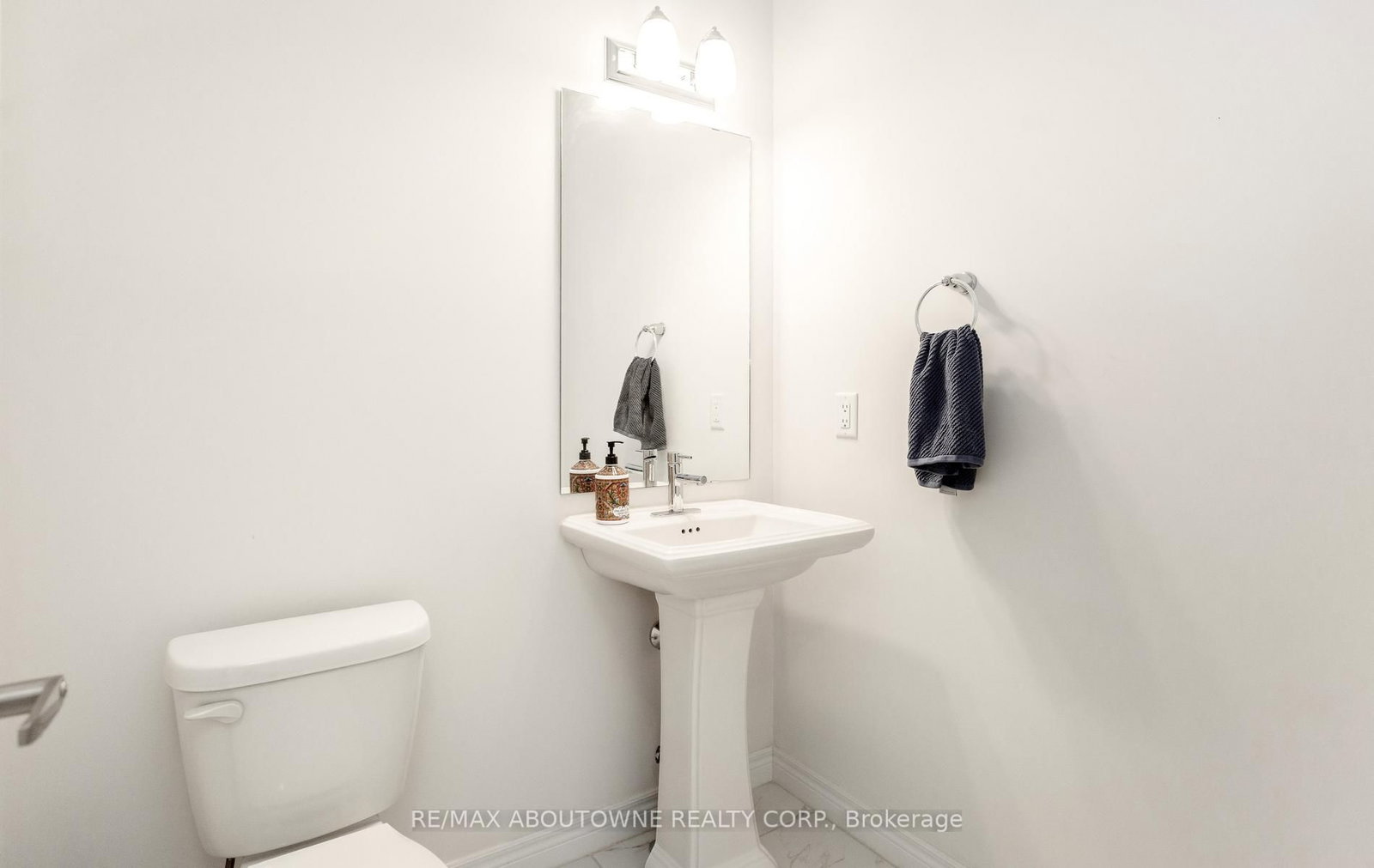 10 Mcgovern Lane • Brant, ON photo 21