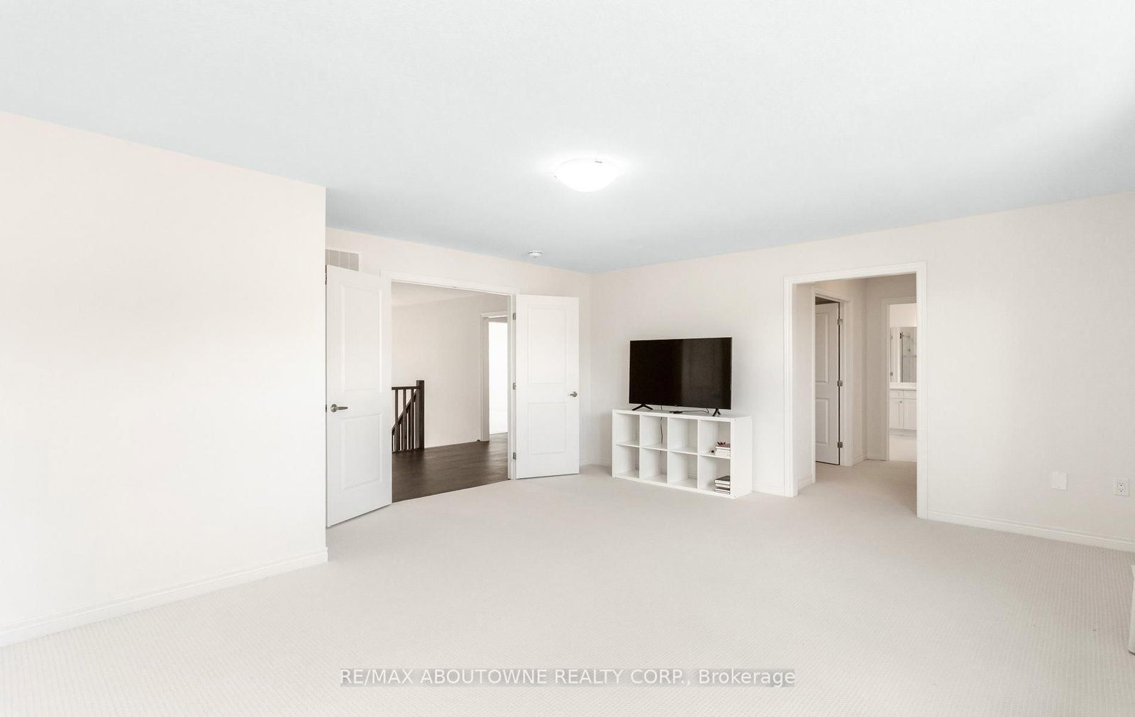 10 Mcgovern Lane • Brant, ON photo 26