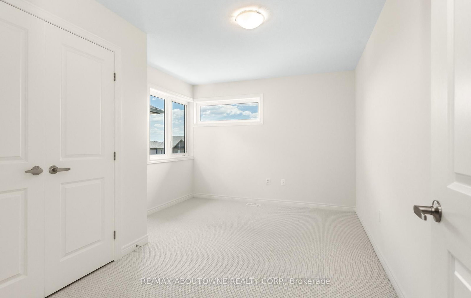 10 Mcgovern Lane • Brant, ON photo 31