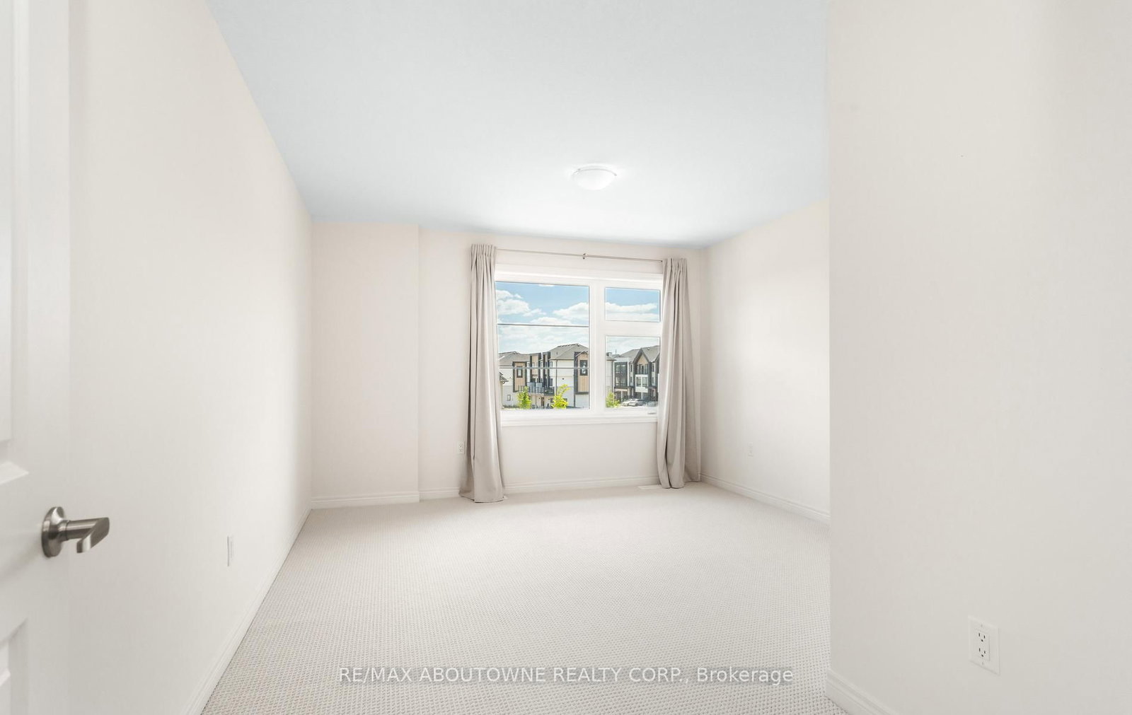 10 Mcgovern Lane • Brant, ON photo 38