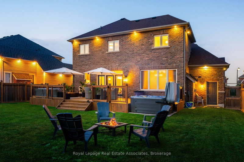 17 Mitchell Crescent