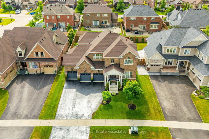 17 Mitchell Crescent