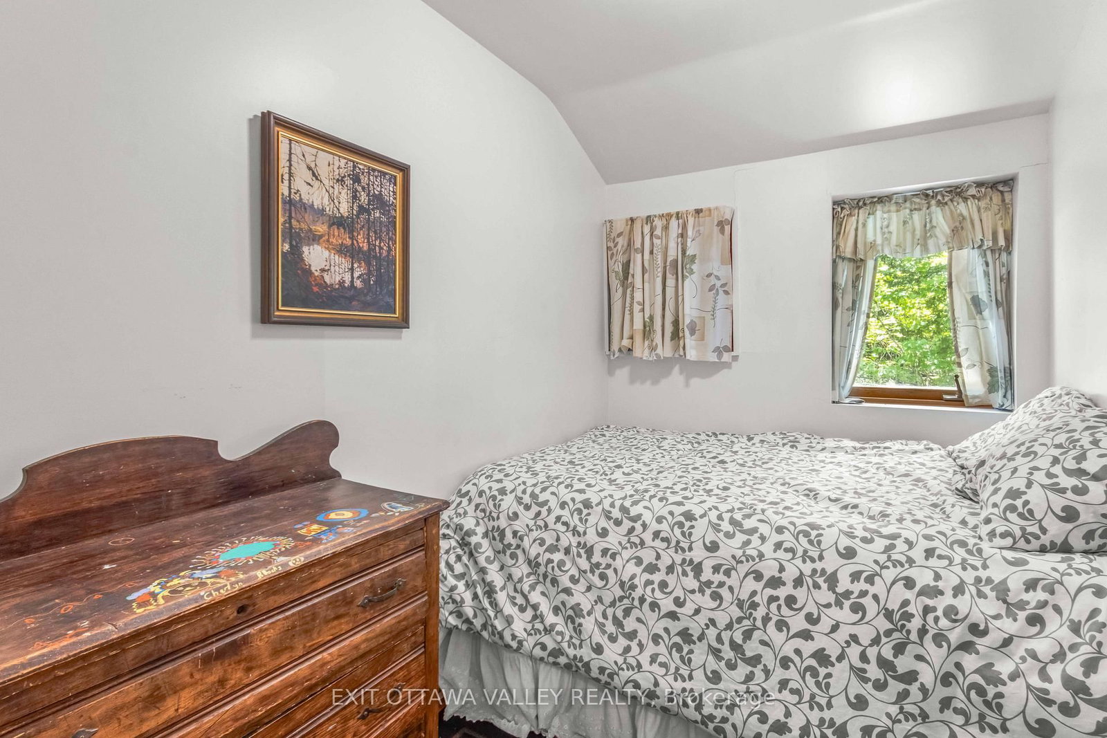 112 Arbor Vitae Road • Barry's Bay, ON photo 27