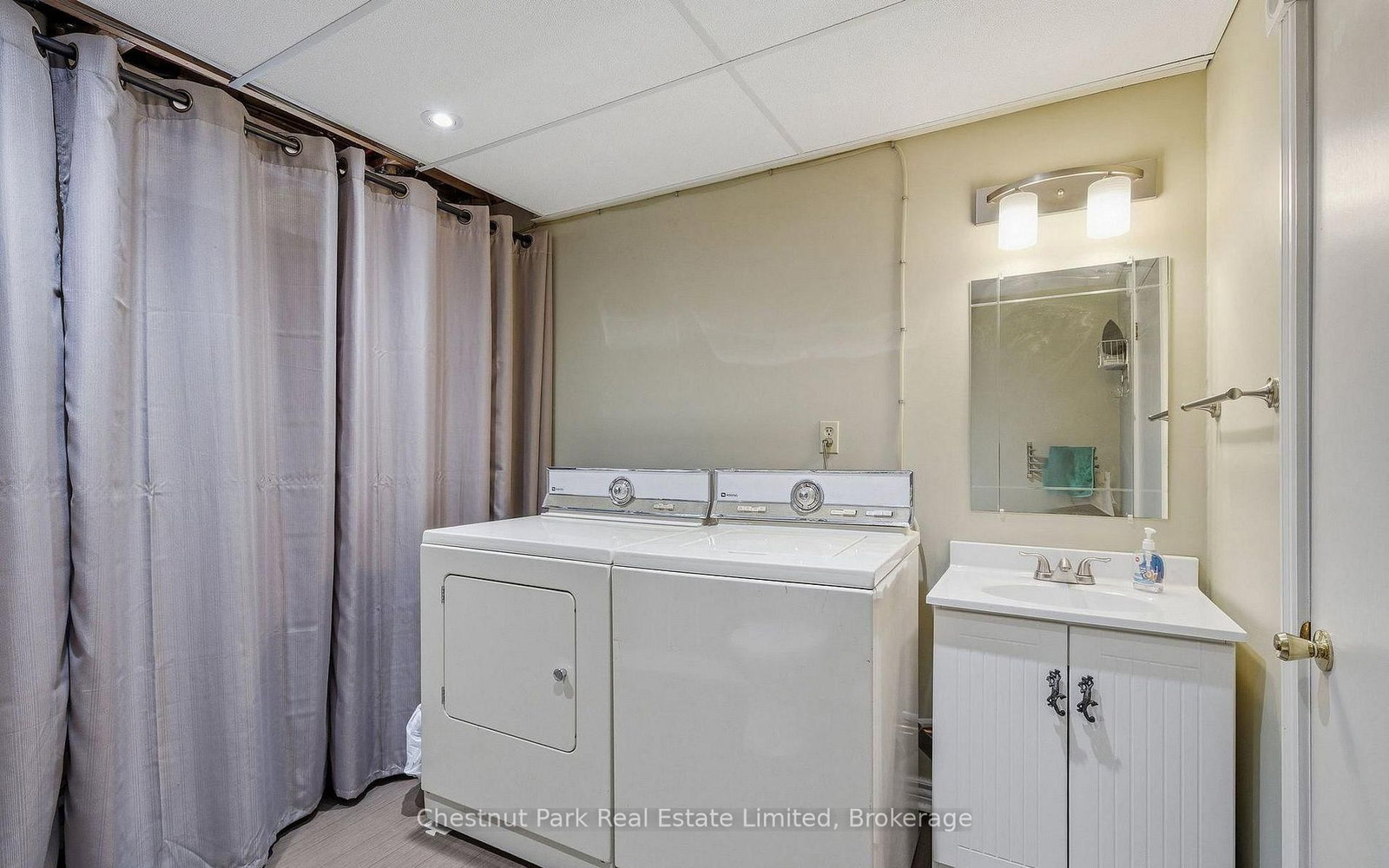 12154 Loyalist Parkway • Prince Edward County, ON photo 34