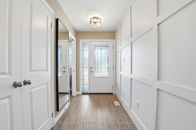 28 Isaac Street • Woolwich, ON photo 8