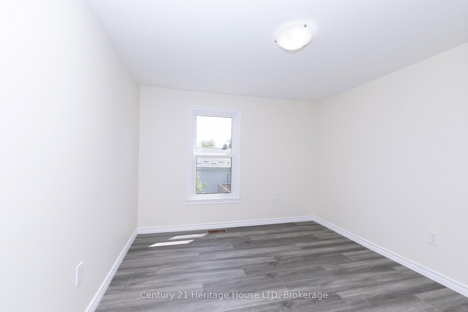 218 Henrietta Street • Fort Erie, ON photo 18