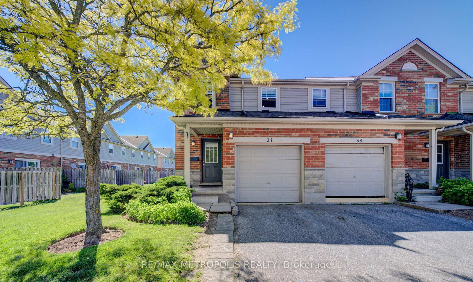 124 GOSLING Gardens