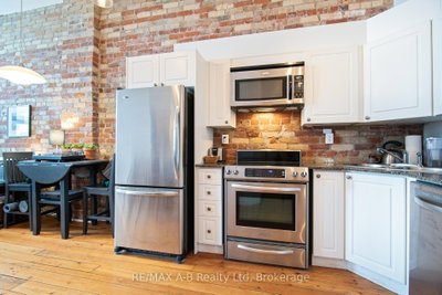 Unit #201 — 66 WELLINGTON Street — photo 6