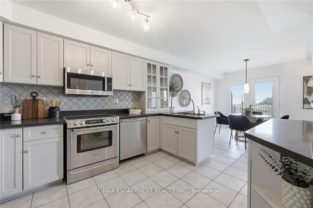 85 EDGEWATER Drive • #6 • Hamilton, ON photo 15