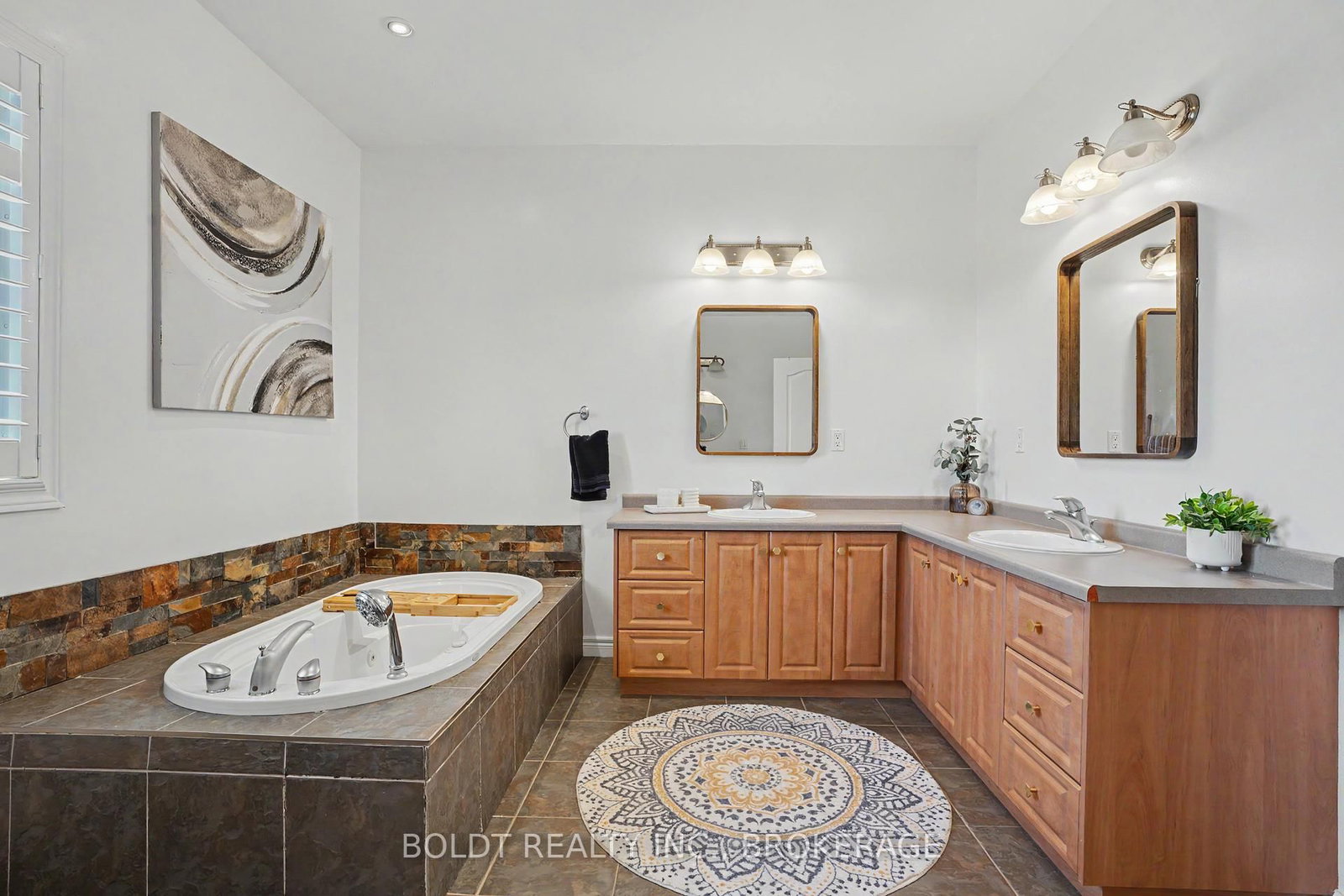 1504 Upper Sherman Avenue • Hamilton, ON photo 16