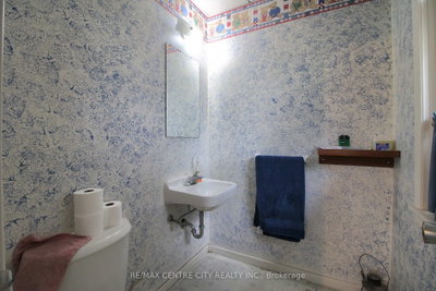 12 Chester Street • St. Thomas, ON photo 9