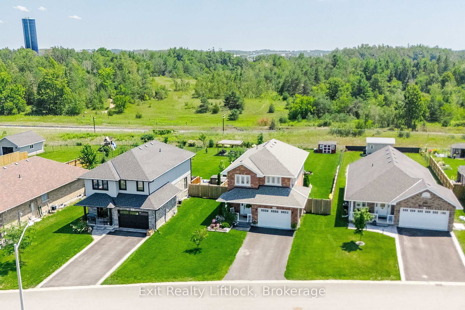 11 Darrell Drain Crescent • Asphodel-Norwood, ON photo 5