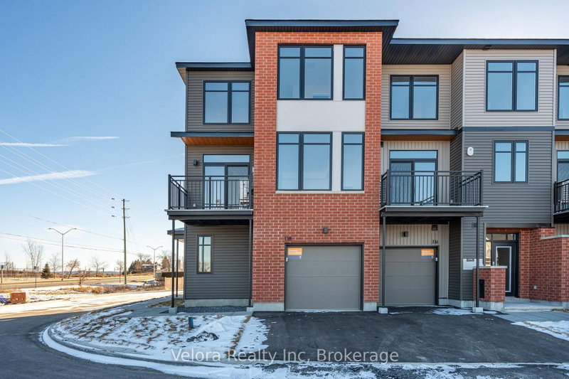 home for lease on 118 VENASQUE null