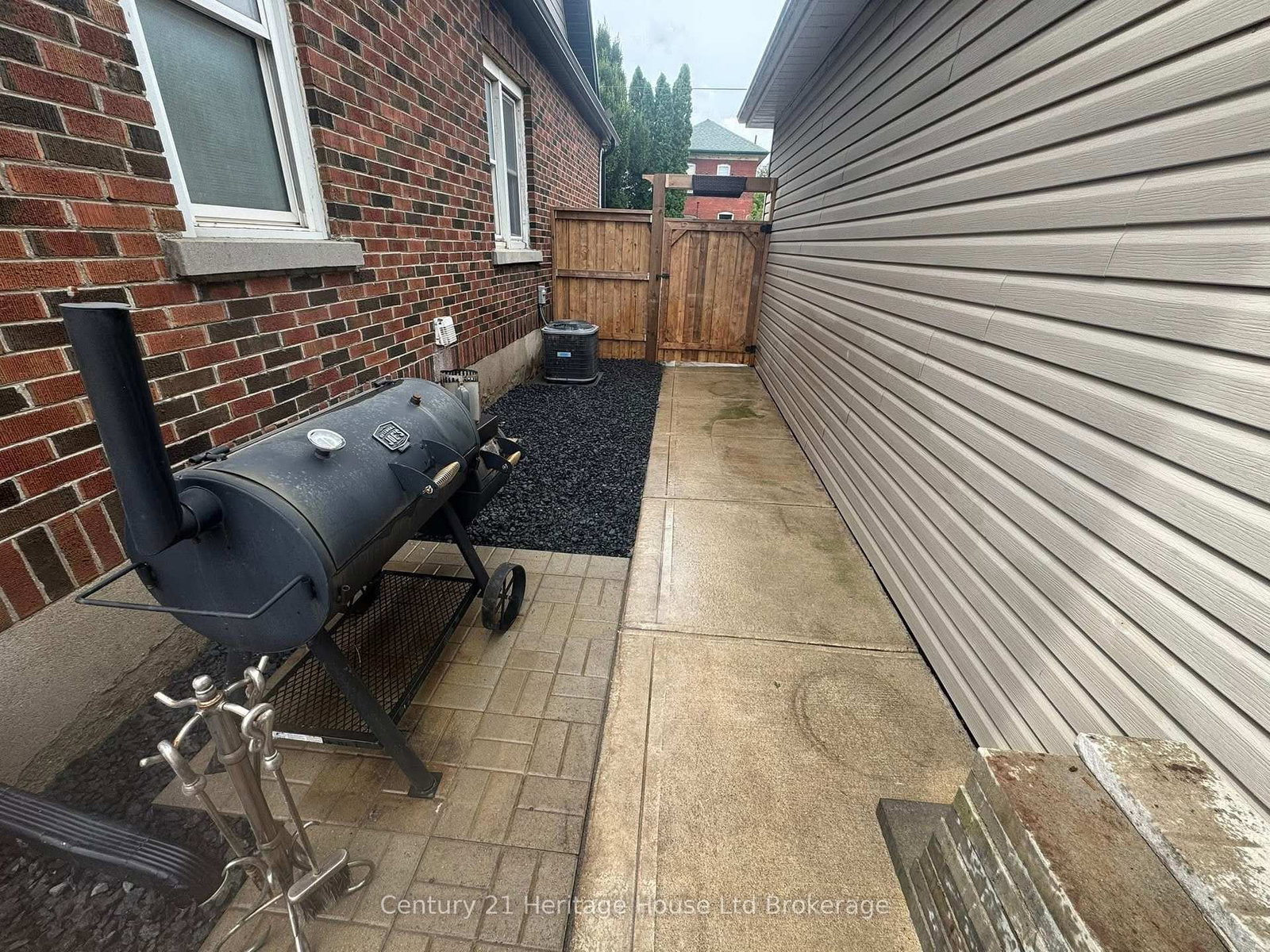 87 Bay Street • Woodstock, ON photo 28