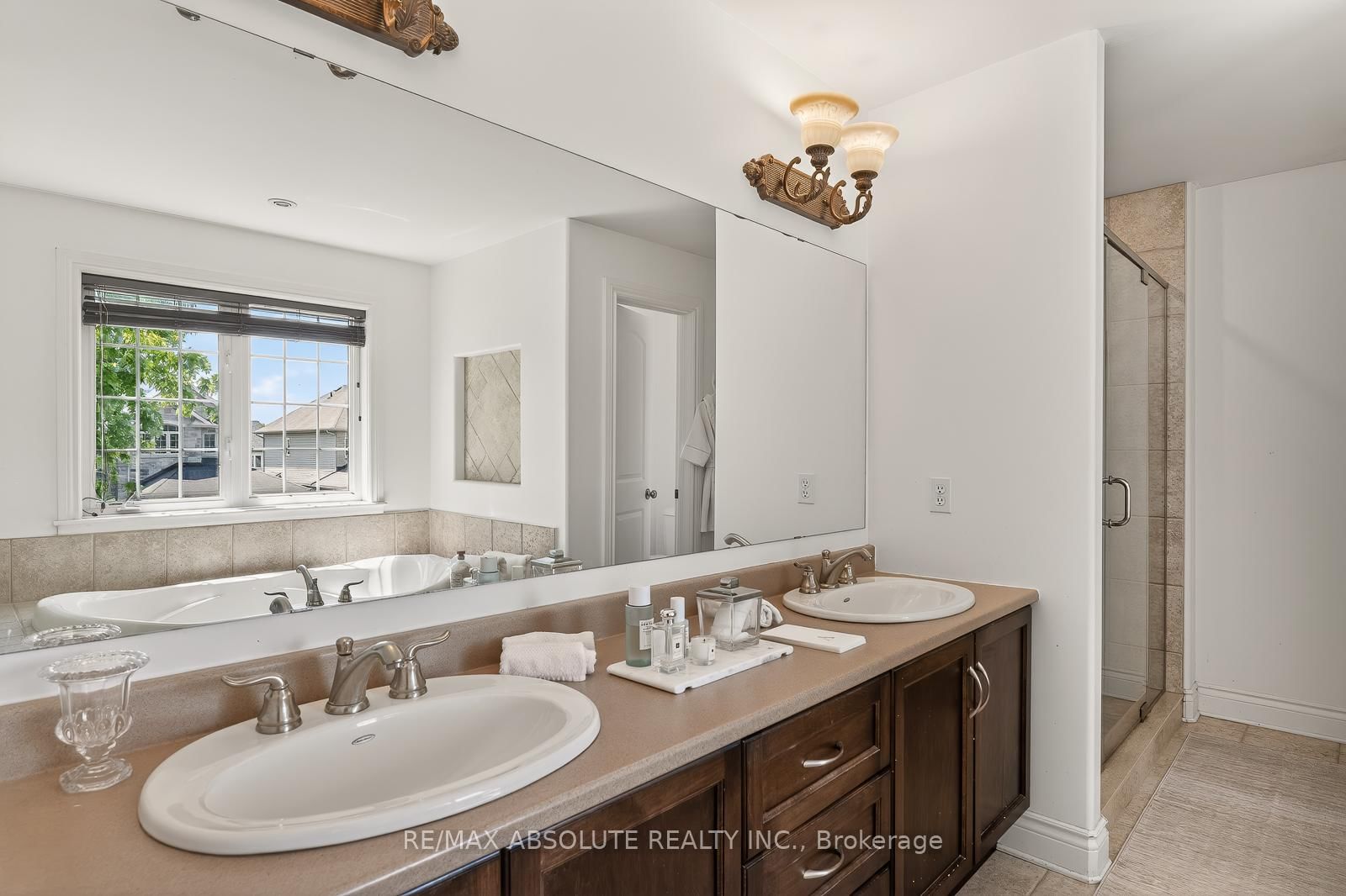 414 LANDSWOOD Way • Ottawa, ON photo 32
