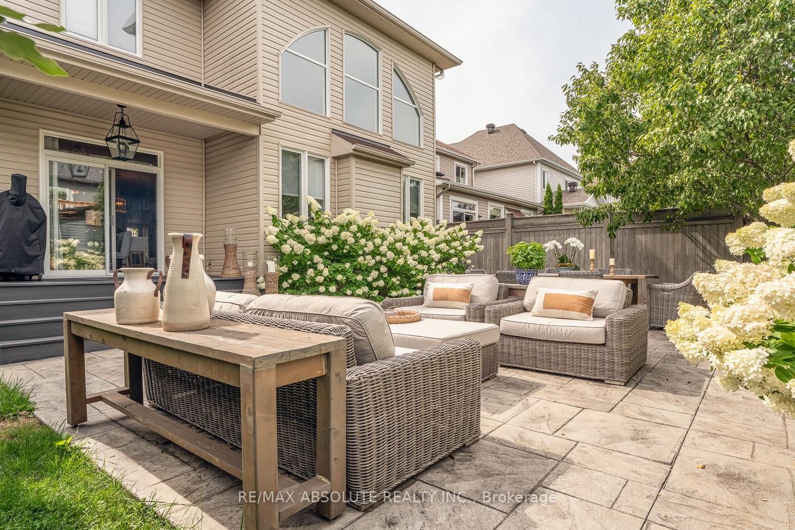 414 LANDSWOOD Way • Ottawa, ON photo 38